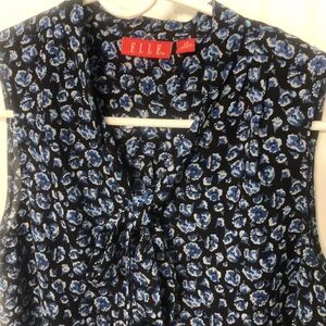 ELLE Slvless BOW Vneck Floral Blue & Black EASYCARE Button Front EUC